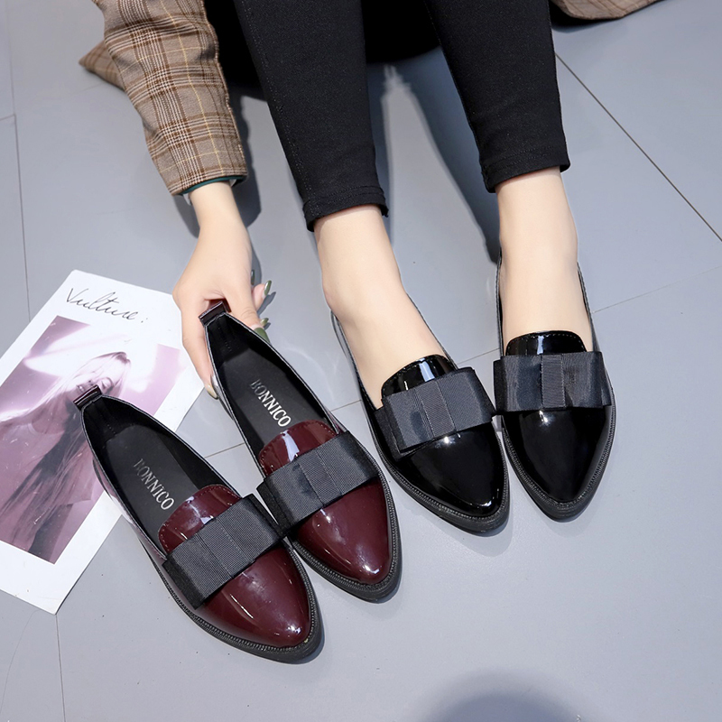Summer Clothing On Sale - Mocassins à bout pointu en cuir